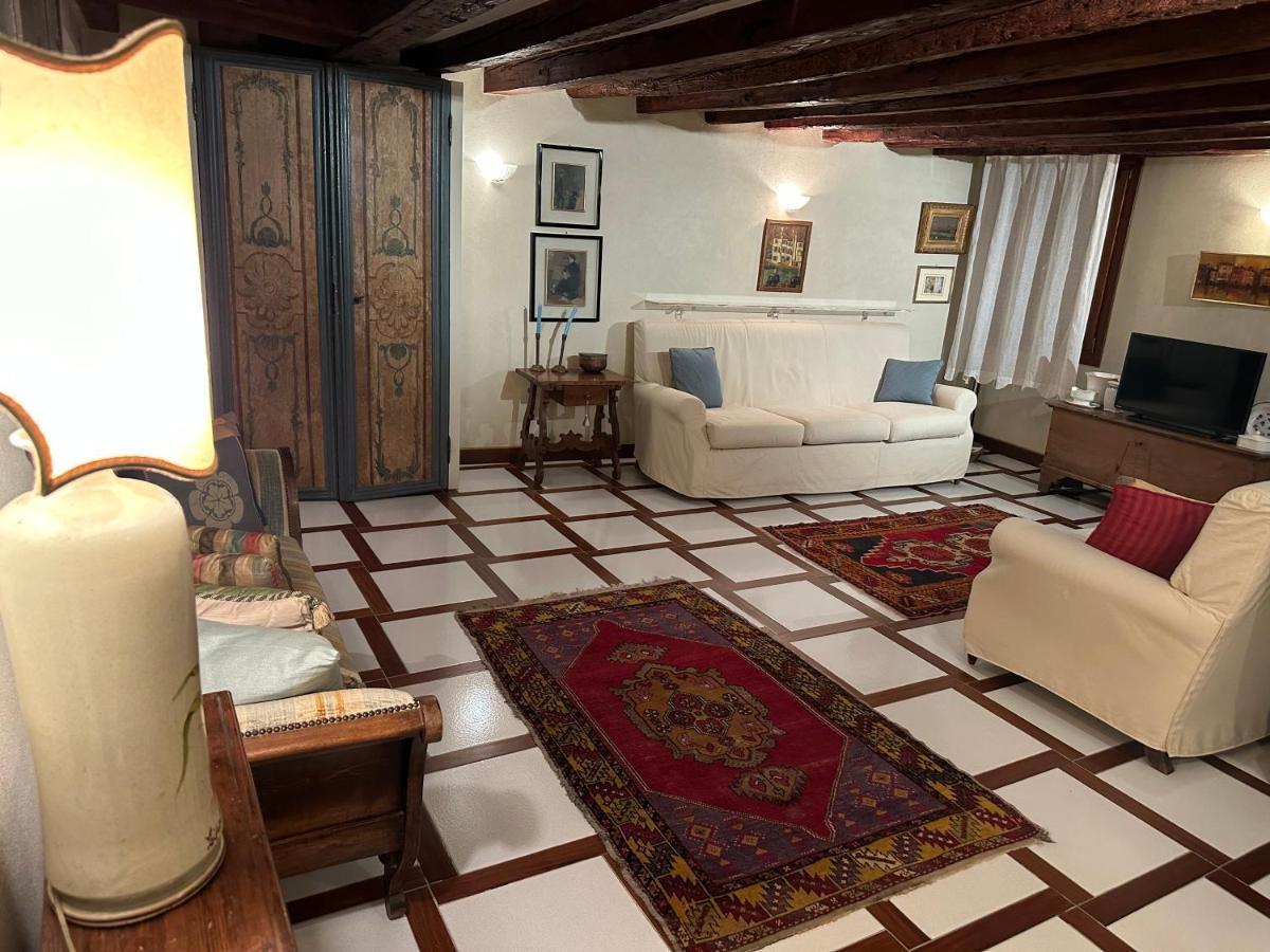 1 Ca'Del Traghetto Family Apartment Venedig Exteriör bild