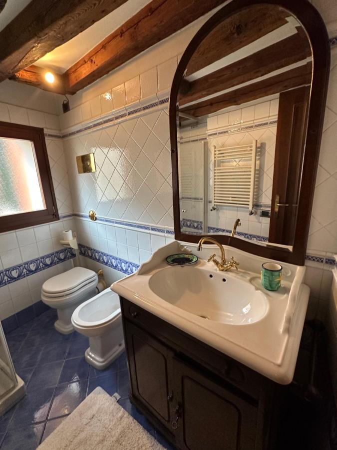 1 Ca'Del Traghetto Family Apartment Venedig Exteriör bild