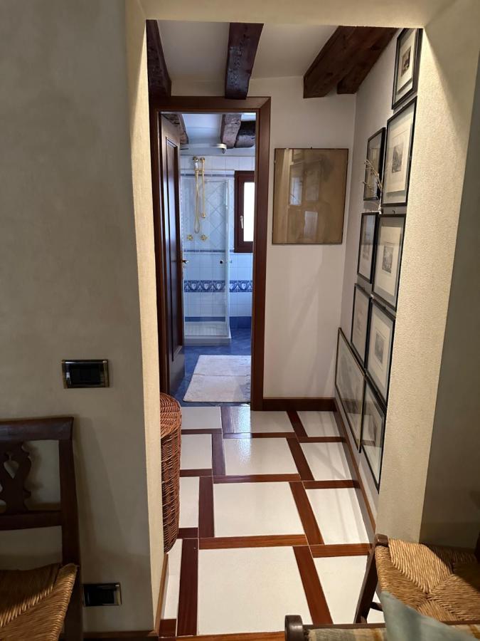 1 Ca'Del Traghetto Family Apartment Venedig Exteriör bild