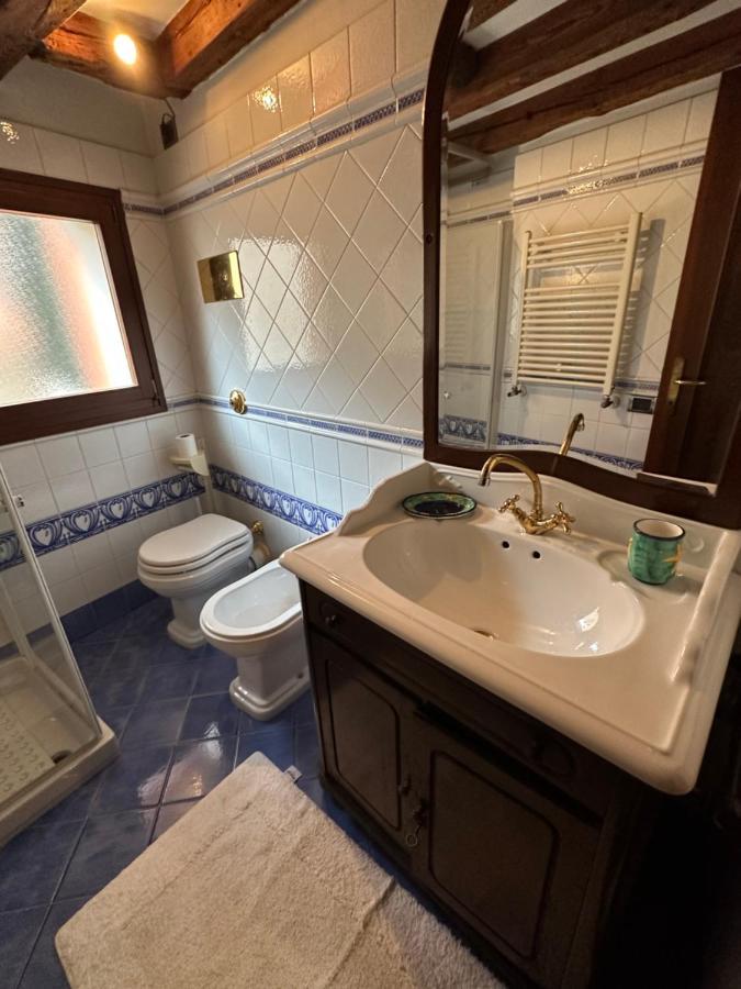 1 Ca'Del Traghetto Family Apartment Venedig Exteriör bild