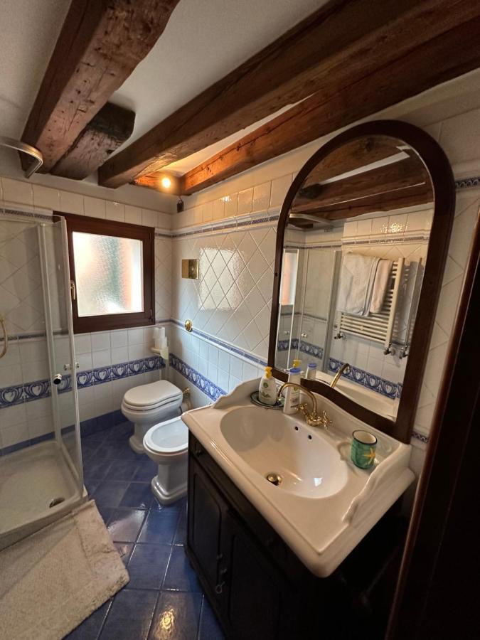 1 Ca'Del Traghetto Family Apartment Venedig Exteriör bild